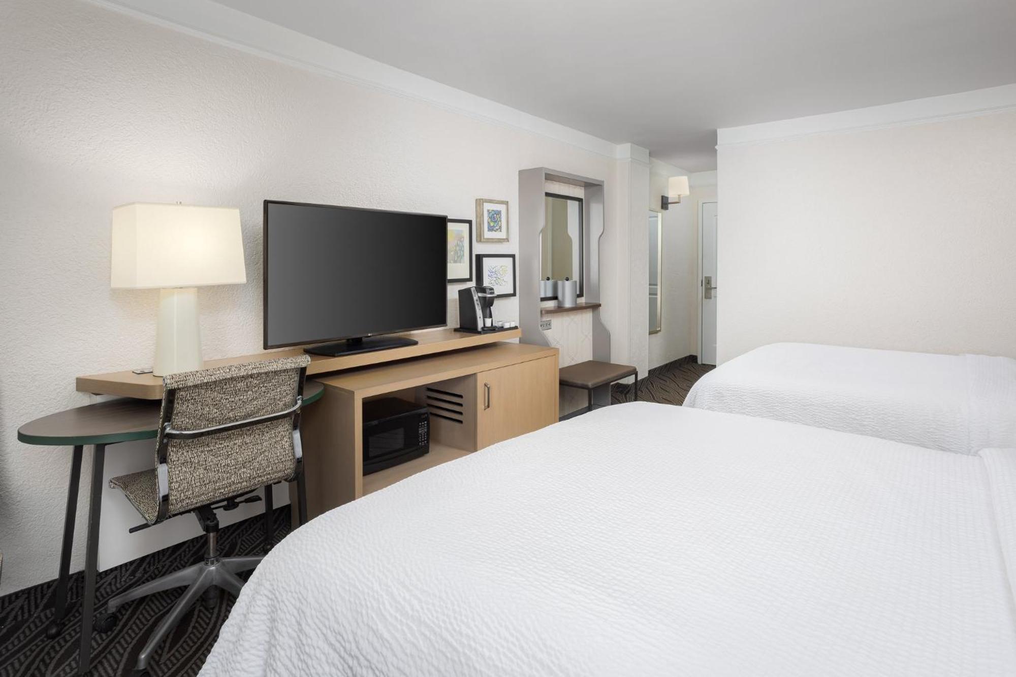 Holiday Inn Resort Oceanfront At Surfside Beach By Ihg Экстерьер фото